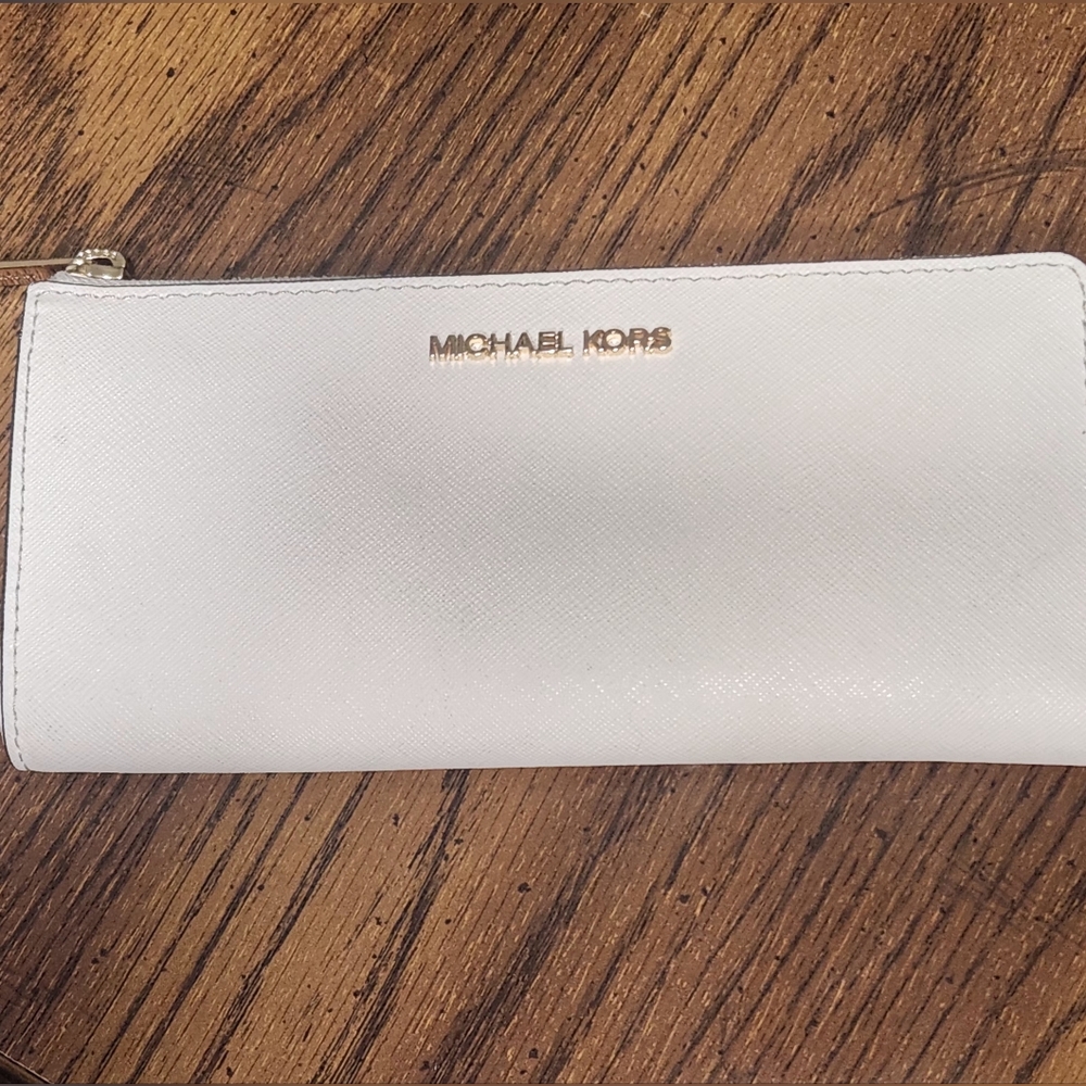 Michael Kors Cream Wallet